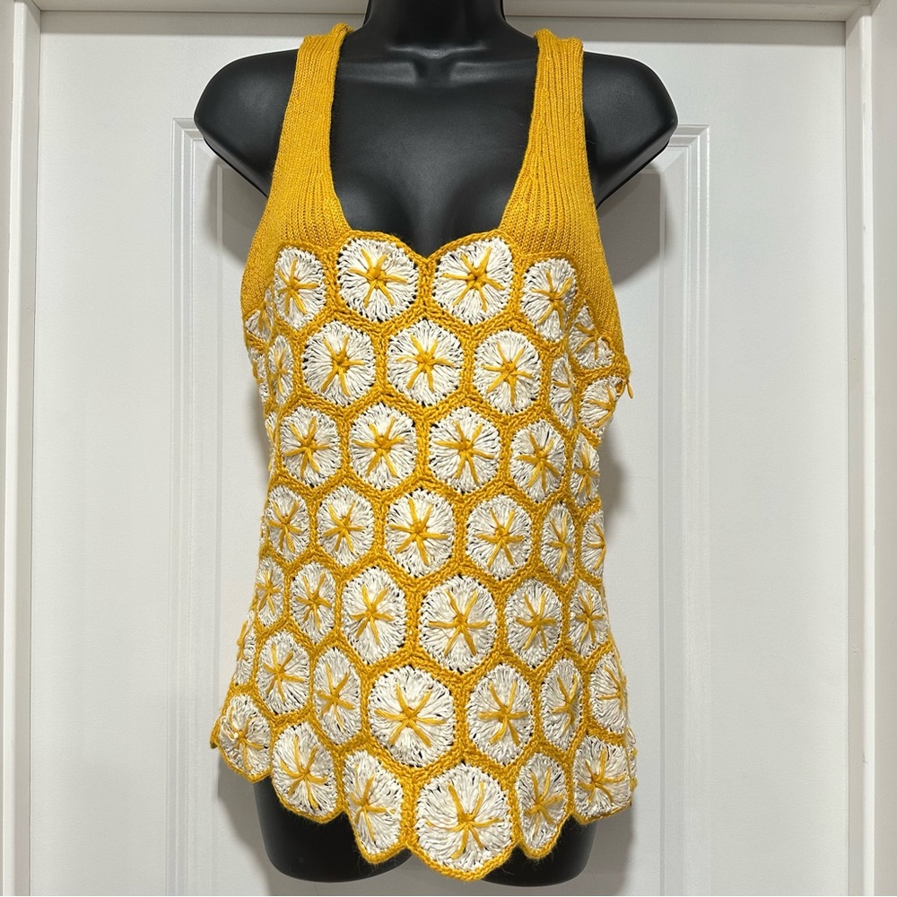 Anthropologie Knitted & Knotted Yellow White Raffia Crochet Tank Top Size Small
